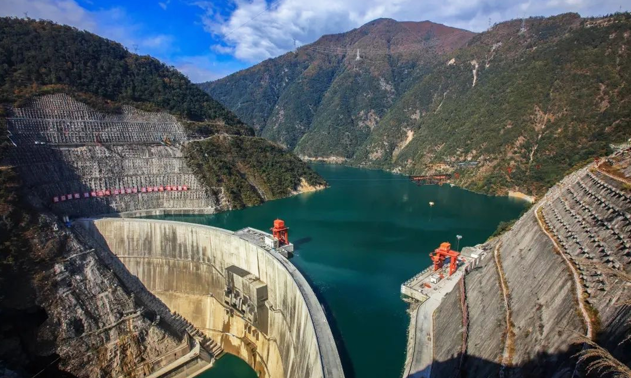 雅江大渡河水电站枢纽站